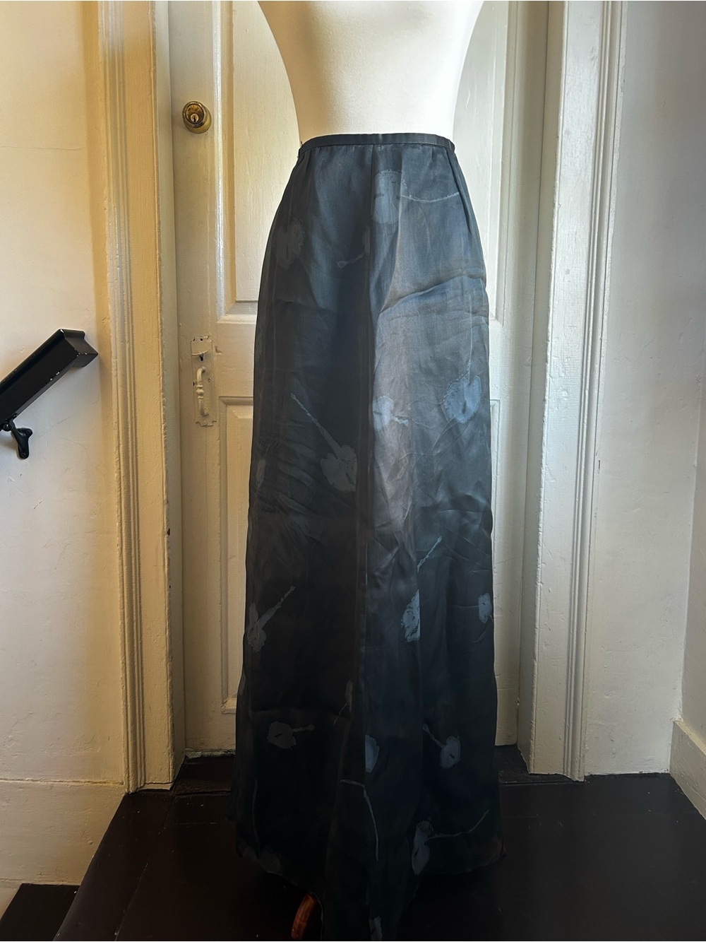 Vintage Banana Republic Black 100% Silk Floral Print Maxi Skirt Size 12